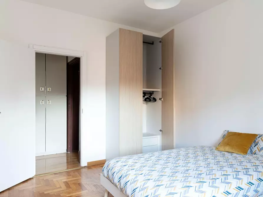 Immagine 2 di Camera in affitto  in Viale Carlo Troya a Milano