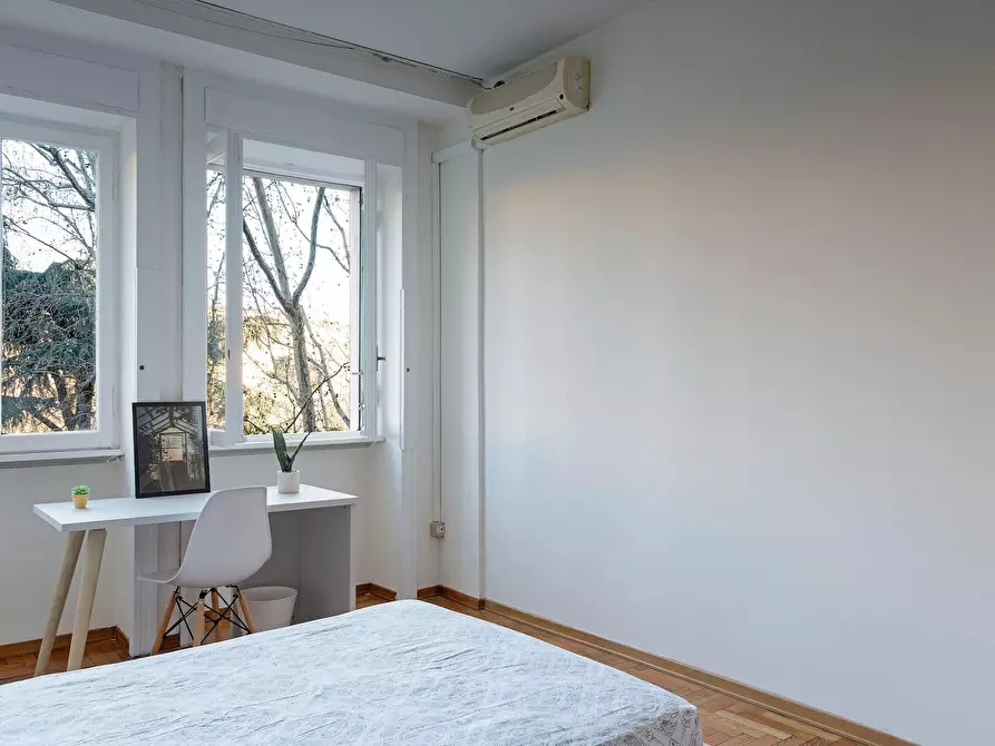 Immagine 3 di Camera in affitto  in Viale Carlo Troya a Milano