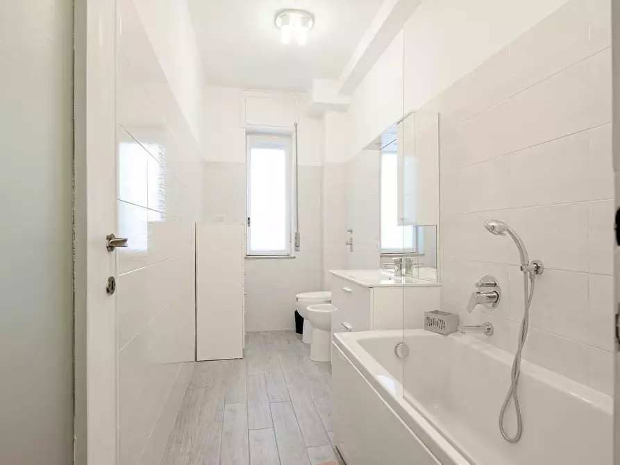 Immagine 9 di Camera in affitto  in Viale Carlo Troya a Milano