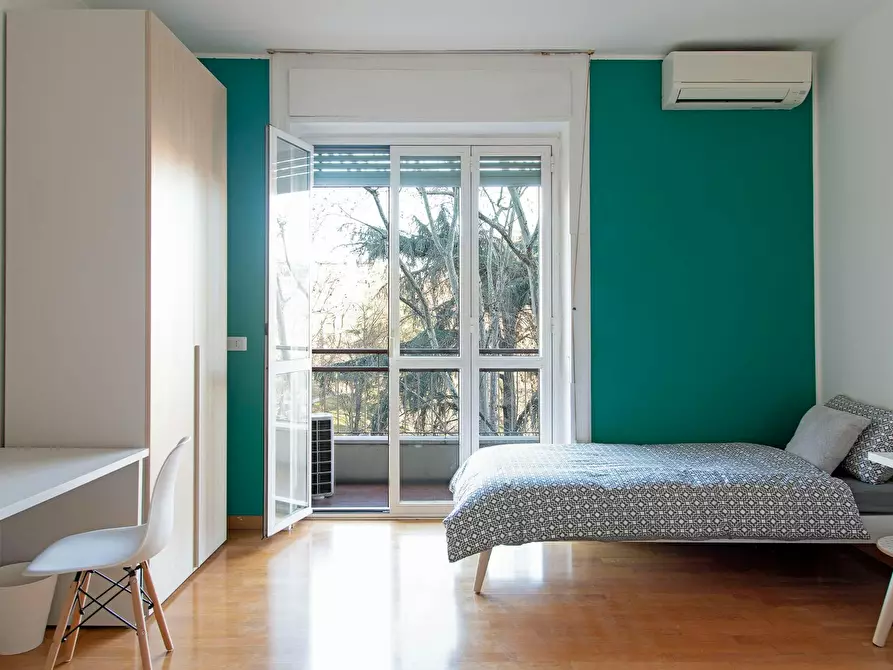 Immagine 1 di Camera condivisa in affitto  in Viale Carlo Troya a Milano