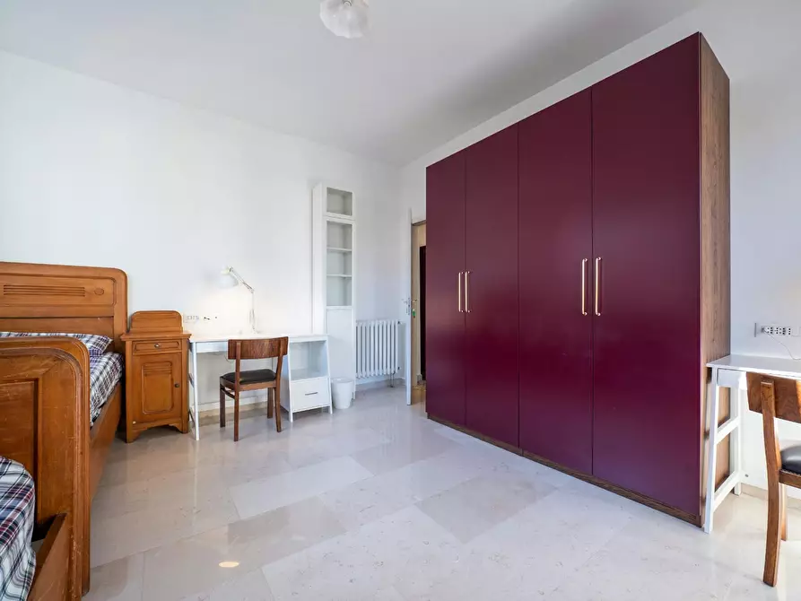 Immagine 1 di Camera condivisa in affitto  in Via Negroli a Milano