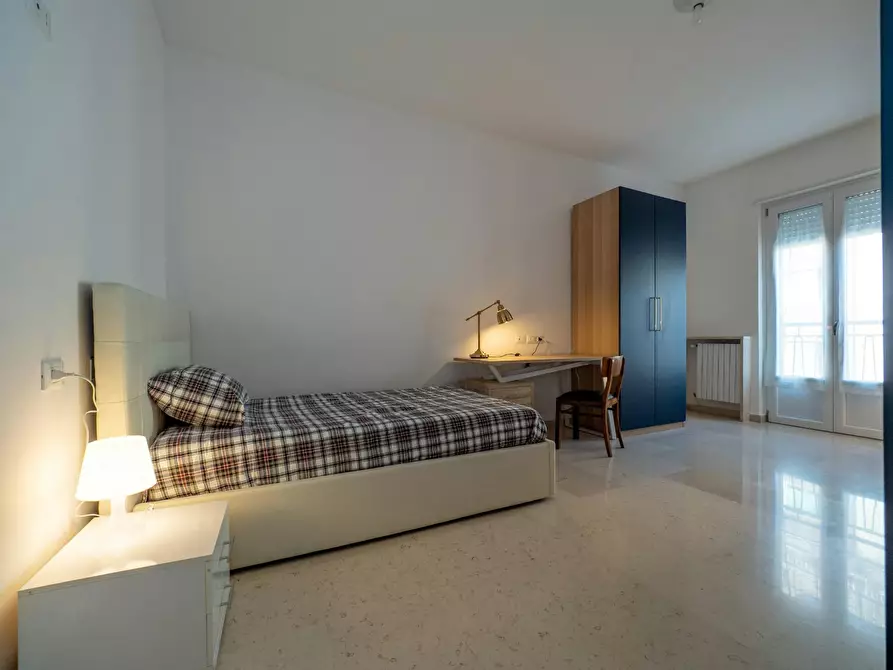 Immagine 1 di Camera condivisa in affitto  in Via Negroli a Milano