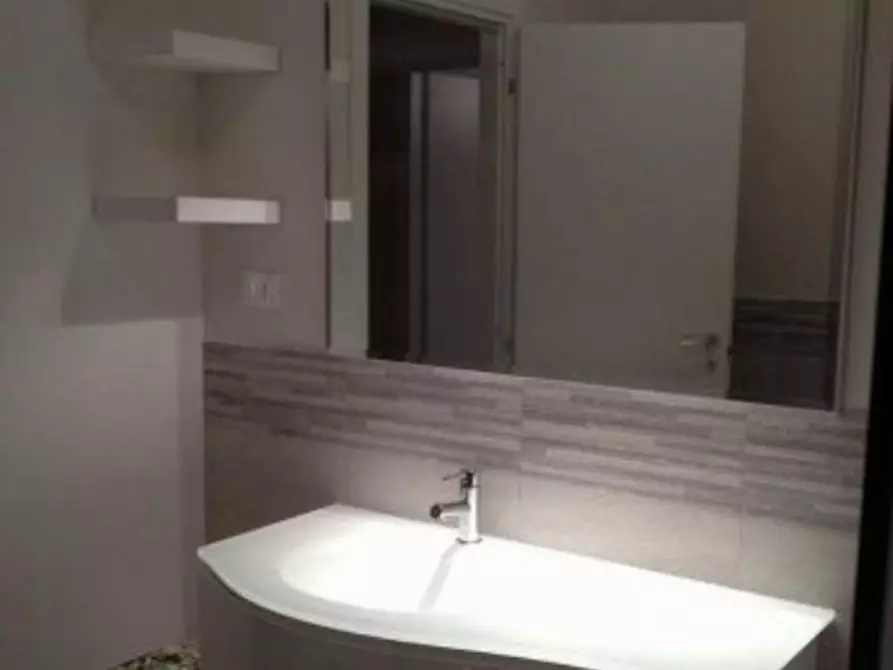 Immagine 10 di Camera condivisa in affitto  in Corso Orbassano a Torino