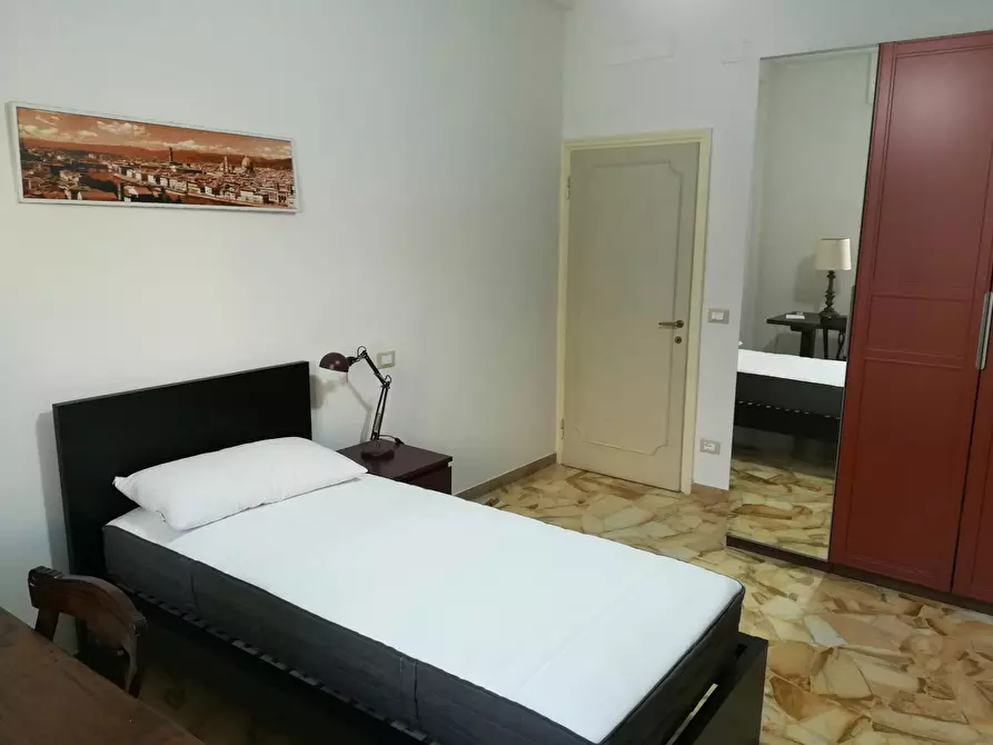Immagine 2 di Camera in affitto  in Via Caduti di Cefalonia a Firenze