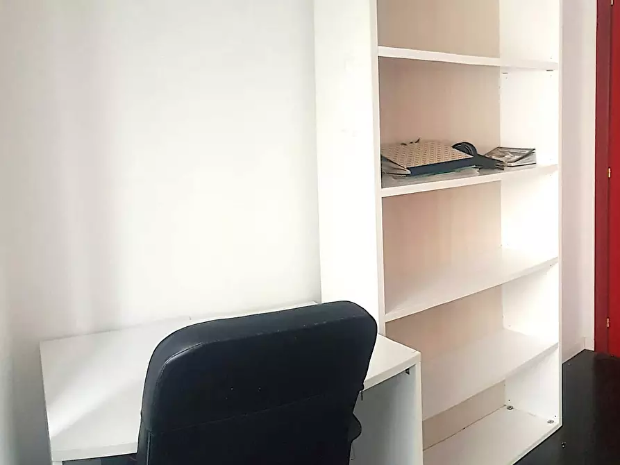 Immagine 5 di Camera in affitto  in Viale Liguria a Milano