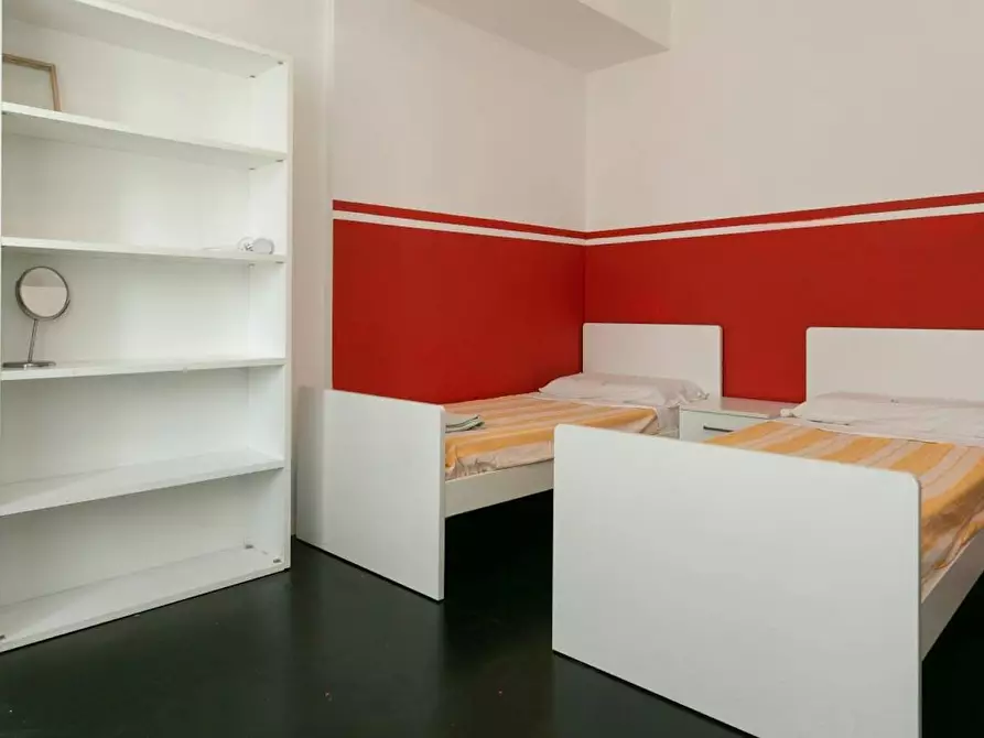 Immagine 2 di Camera condivisa in affitto  in Viale Liguria a Milano