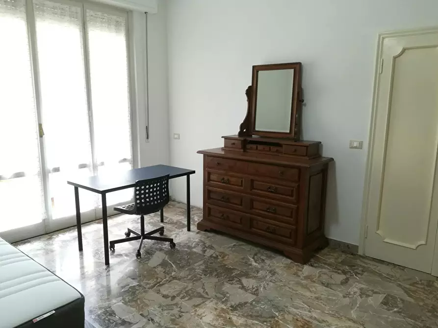 Immagine 1 di Camera in affitto  in Via Caduti di Cefalonia a Firenze