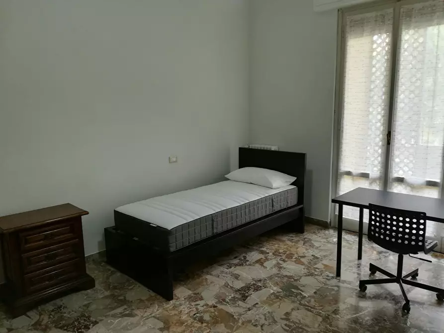 Immagine 4 di Camera in affitto  in Via Caduti di Cefalonia a Firenze