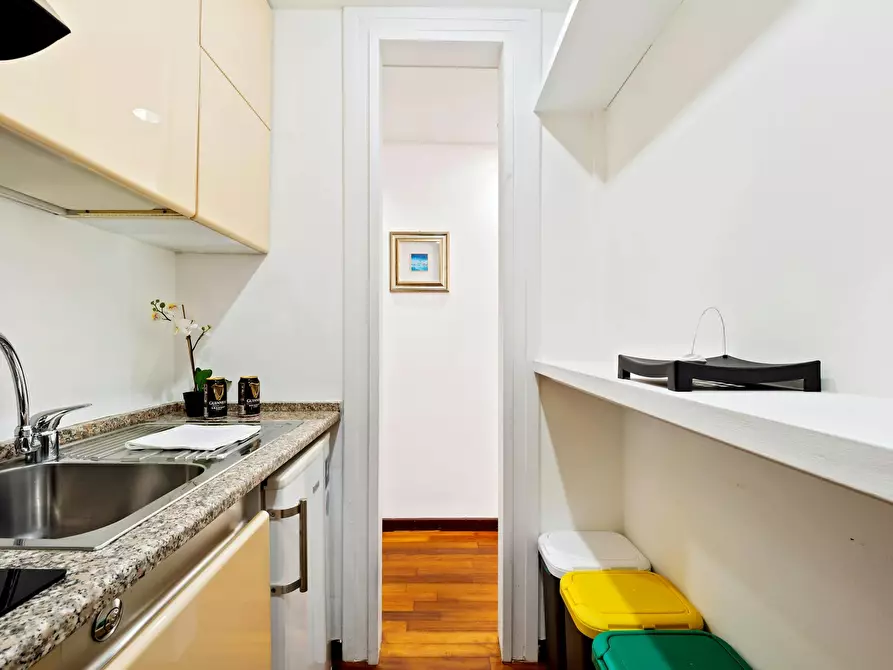 Immagine 10 di Appartamento in affitto  in Piazza San Marco a Milano