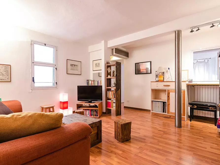 Immagine 3 di Appartamento in affitto  in Via Rialto a Bologna