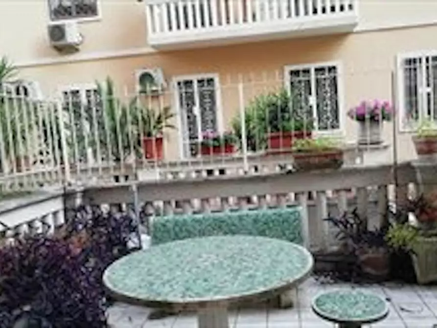 Immagine 9 di Camera in affitto  in Via Giovanni da Procida a Roma