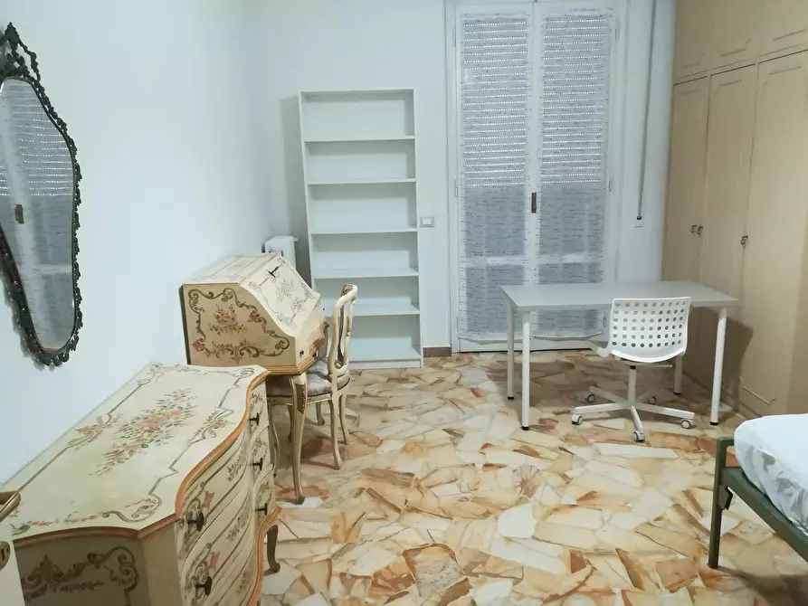 Immagine 2 di Camera in affitto  in Via Caduti di Cefalonia a Firenze