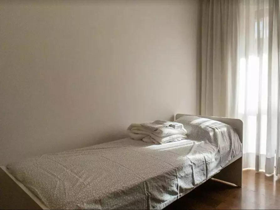 Immagine 3 di Camera in affitto  in Via Francesco dall'Ongaro a Milano