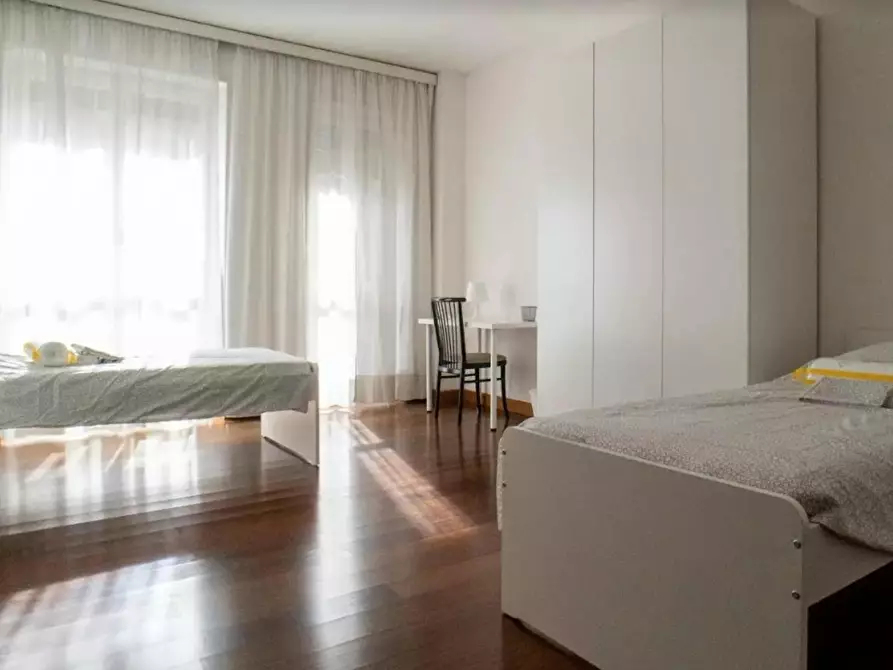 Immagine 3 di Camera condivisa in affitto  in Via Francesco dall'Ongaro a Milano