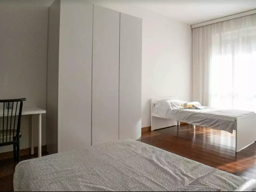 Immagine 4 di Camera condivisa in affitto  in Via Francesco dall'Ongaro a Milano