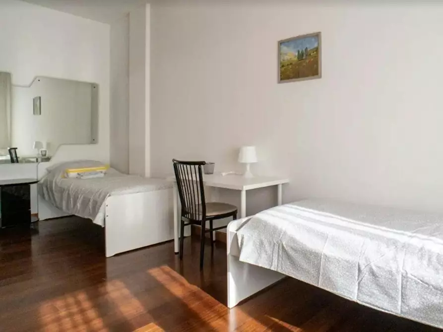 Immagine 2 di Camera condivisa in affitto  in Via Francesco dall'Ongaro a Milano