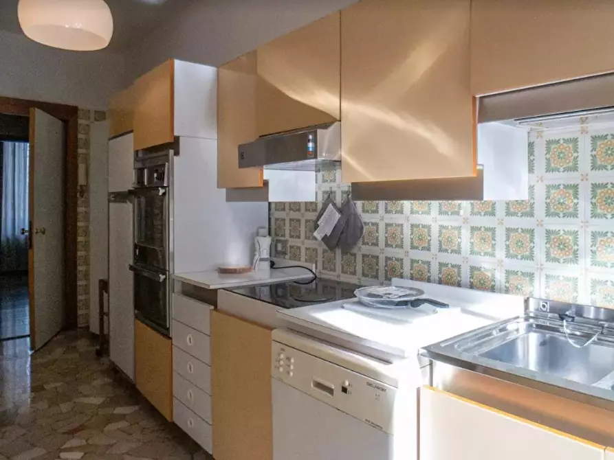 Immagine 5 di Camera condivisa in affitto  in Via Francesco dall'Ongaro a Milano