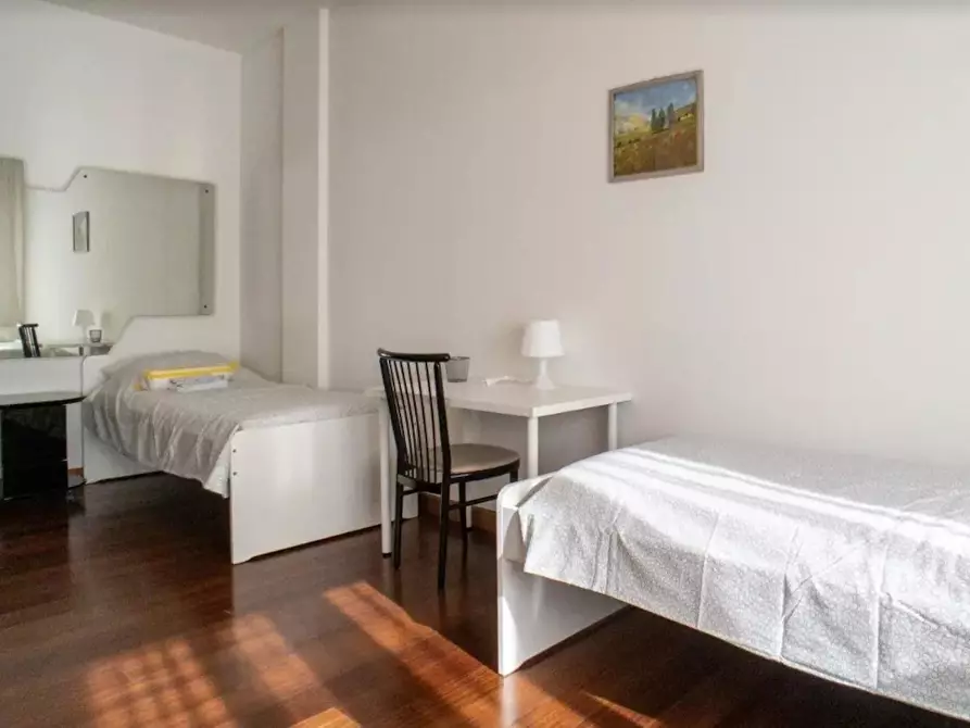 Immagine 1 di Camera condivisa in affitto  in Via Francesco dall'Ongaro a Milano