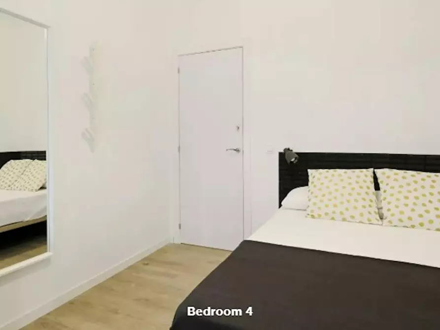 Immagine 2 di Camera in affitto  in Calle de Fernando VI a Madrid