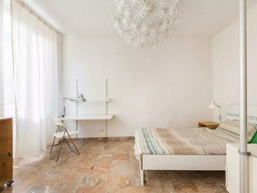 Immagine 2 di Camera in affitto  in Via Folco Portinari a Firenze