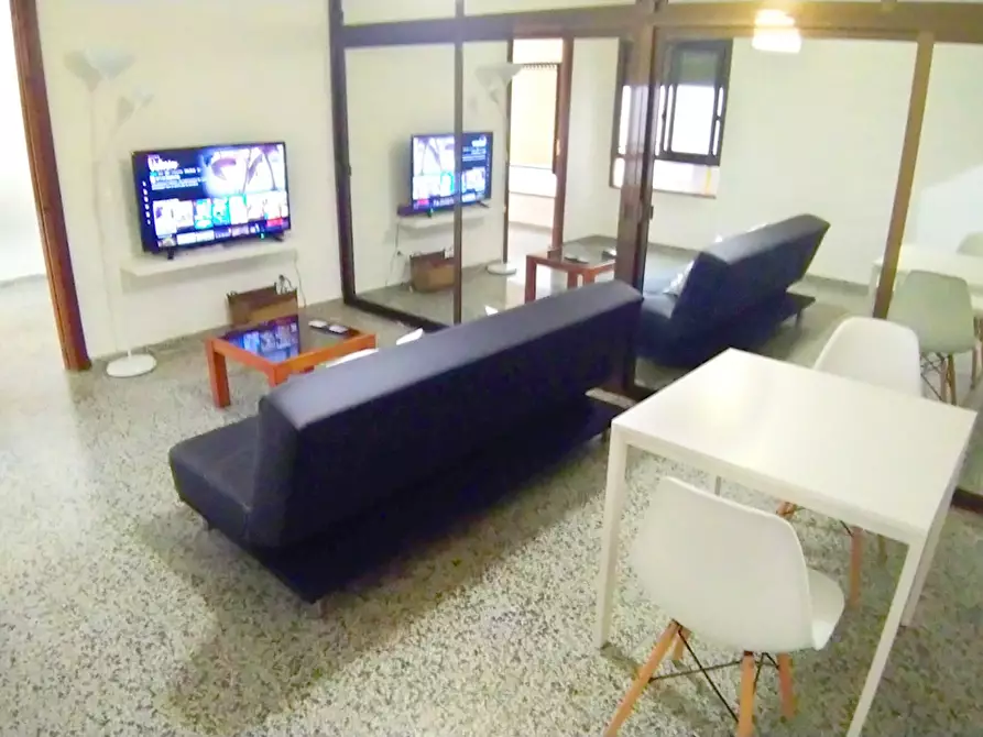 Immagine 3 di Camera in affitto  in Calle Plus Ultra a Valencia