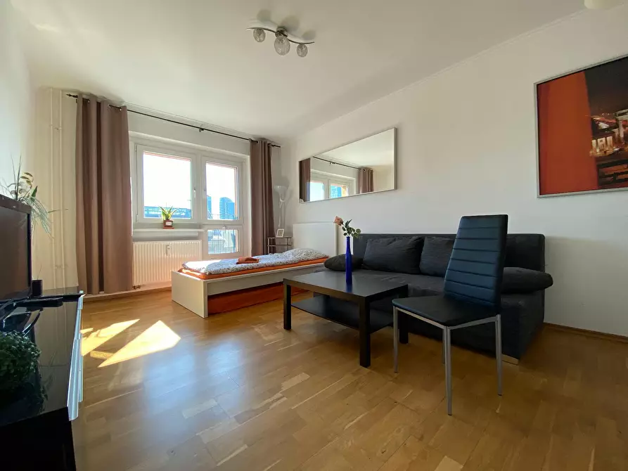 Immagine 1 di Appartamento in affitto  in Stralauer Allee a Berlin Friedrichshain