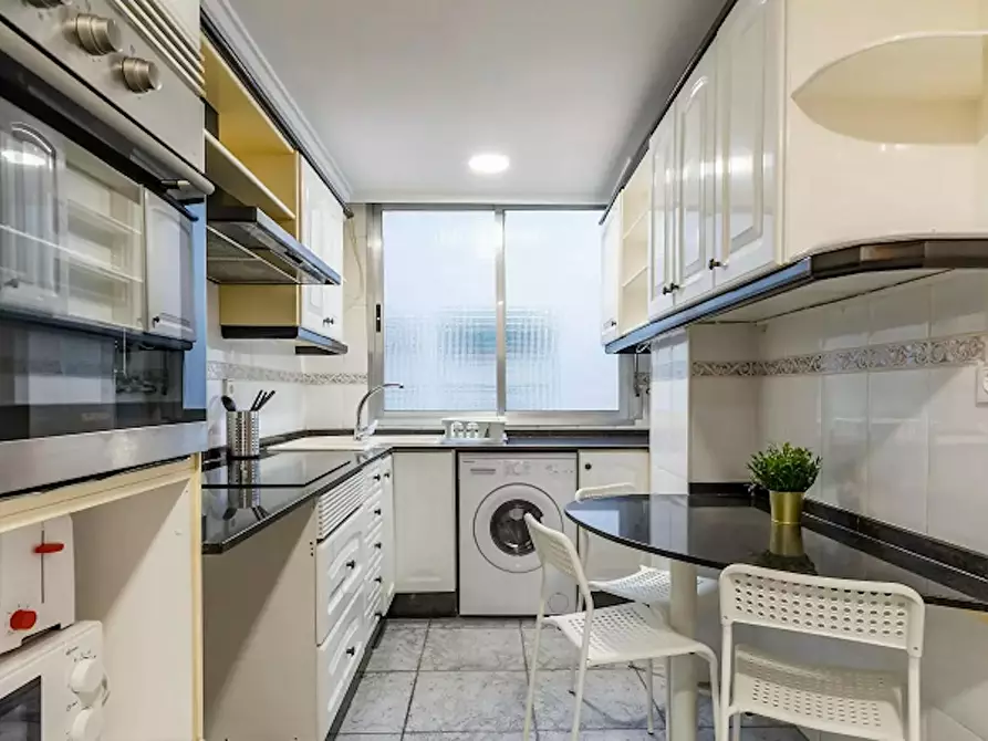 Immagine 5 di Camera in affitto  in Calle Juan Bautista Llovera a Valencia