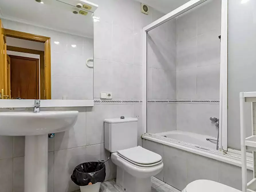 Immagine 8 di Camera in affitto  in Calle Juan Bautista Llovera a Valencia