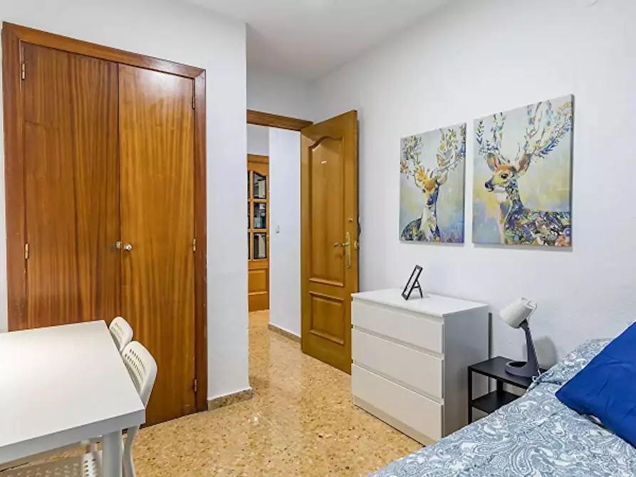 Immagine 3 di Camera in affitto  in Calle Juan Bautista Llovera a Valencia