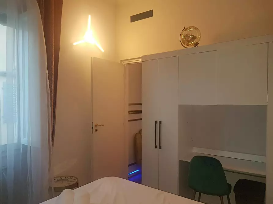 Immagine 9 di Camera in affitto  in Via San Zanobi a Firenze