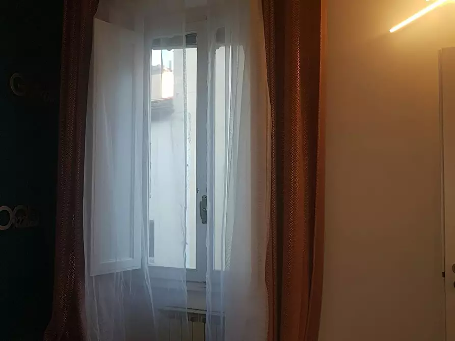 Immagine 10 di Camera in affitto  in Via San Zanobi a Firenze