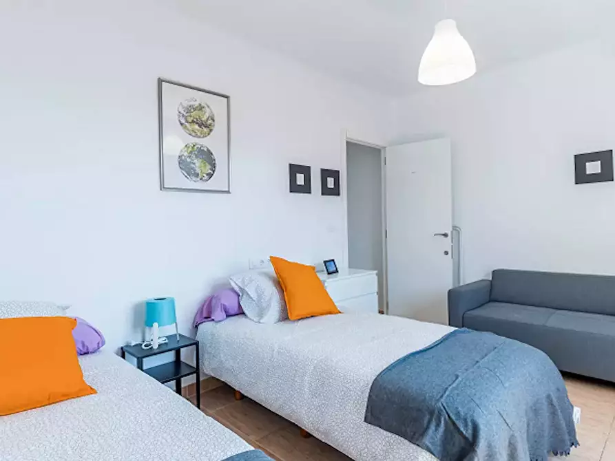 Immagine 3 di Camera in affitto  in Carrer Justo Vilar a Valencia