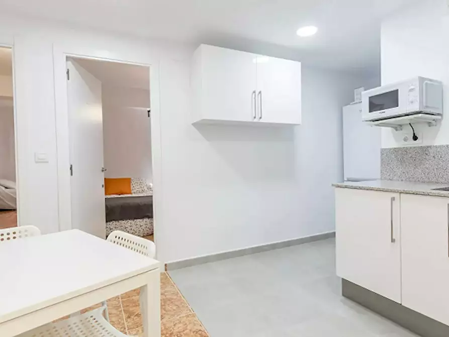 Immagine 4 di Camera in affitto  in Carrer Justo Vilar a Valencia