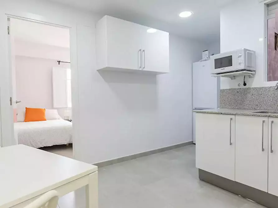 Immagine 4 di Camera in affitto  in Carrer Justo Vilar a Valencia