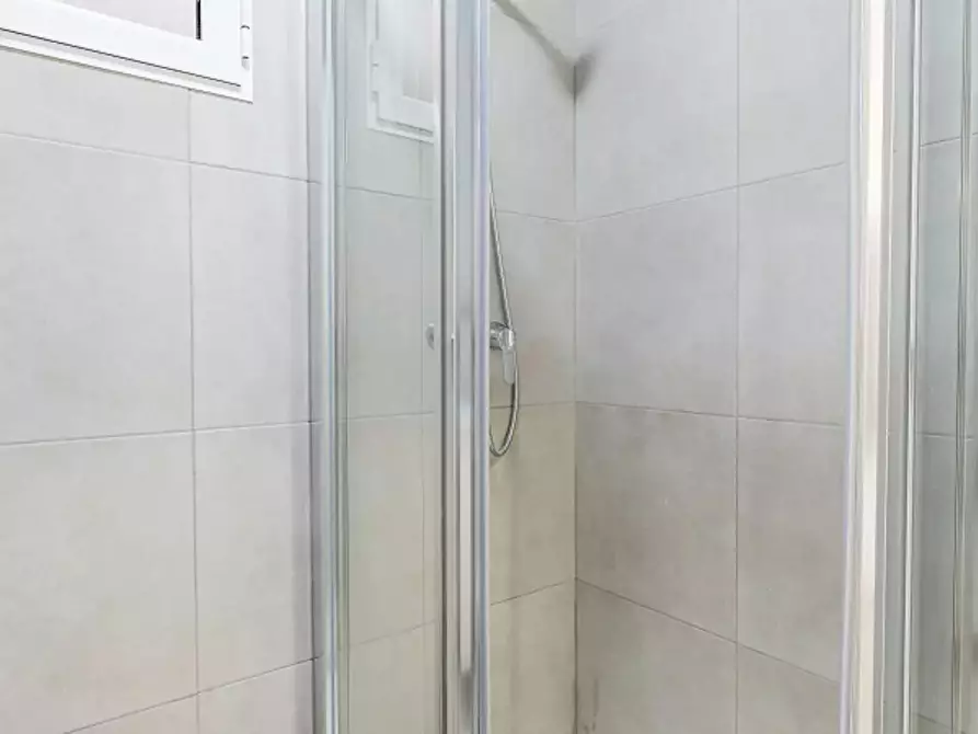 Immagine 8 di Camera in affitto  in Carrer Justo Vilar a Valencia