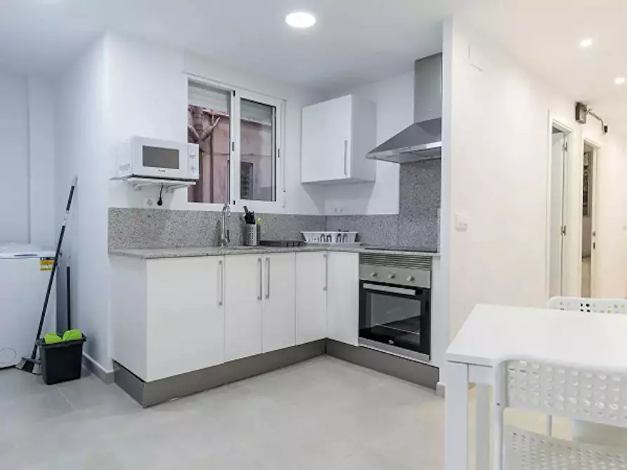 Immagine 6 di Camera in affitto  in Carrer Justo Vilar a Valencia