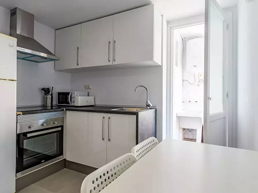 Immagine 5 di Camera in affitto  in Carrer Riu Ebre a Valencia