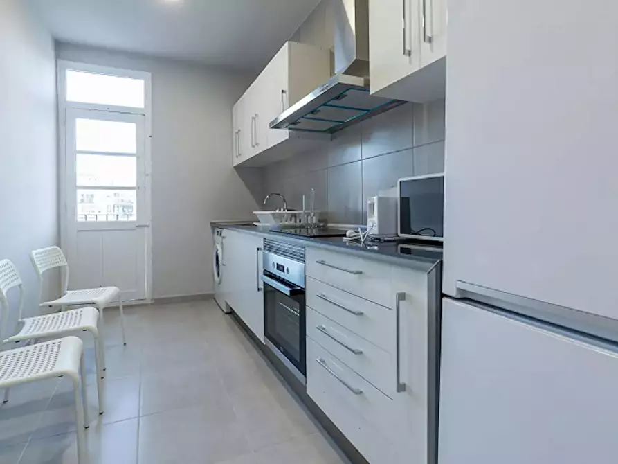 Immagine 3 di Camera in affitto  in Carrer de Sueca a Valencia