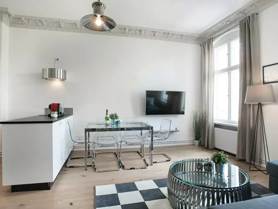 Immagine 2 di Appartamento in affitto  in Grunewaldstraße a Berlin