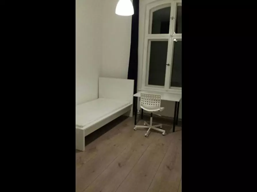 Immagine 1 di Camera in affitto  in Karl-Marx-Straße a Potsdam
