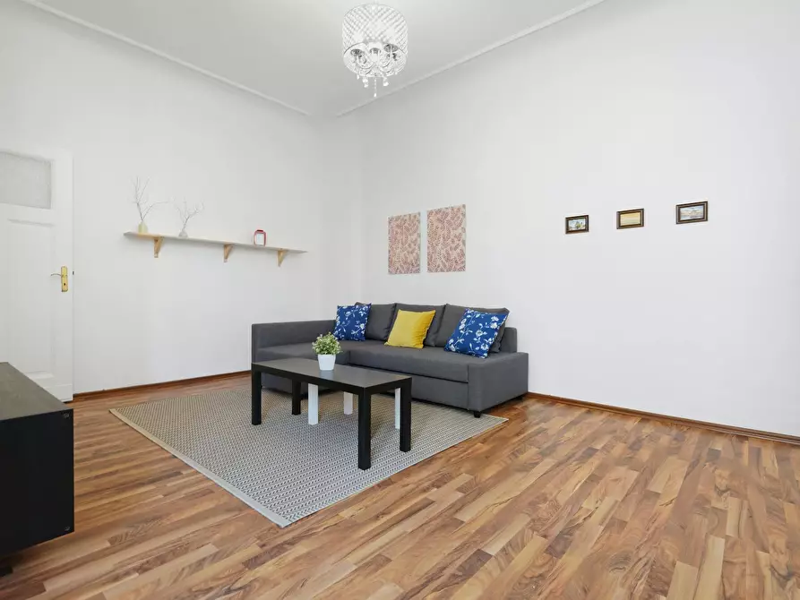 Immagine 2 di Appartamento in affitto  in Glasgower Straße a Berlin