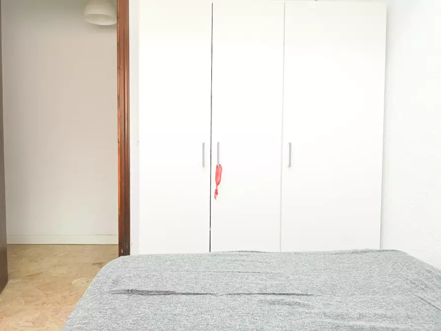 Immagine 3 di Camera in affitto  in Calle de Beatriz de Bobadilla a Madrid