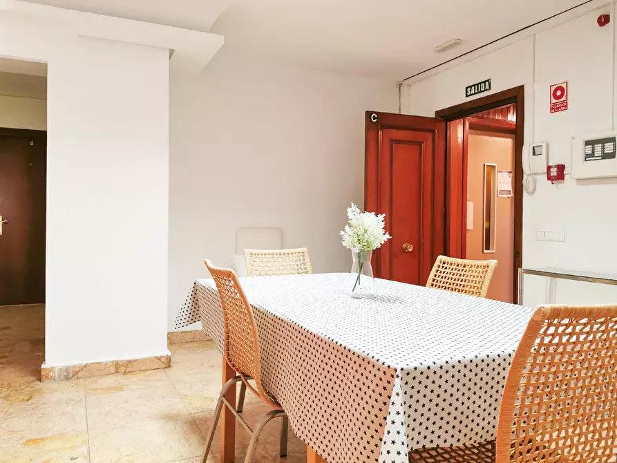 Immagine 9 di Camera in affitto  in Calle de Beatriz de Bobadilla a Madrid