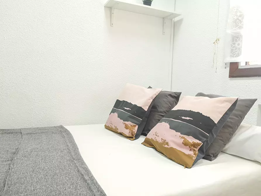 Immagine 4 di Camera in affitto  in Calle de Beatriz de Bobadilla a Madrid