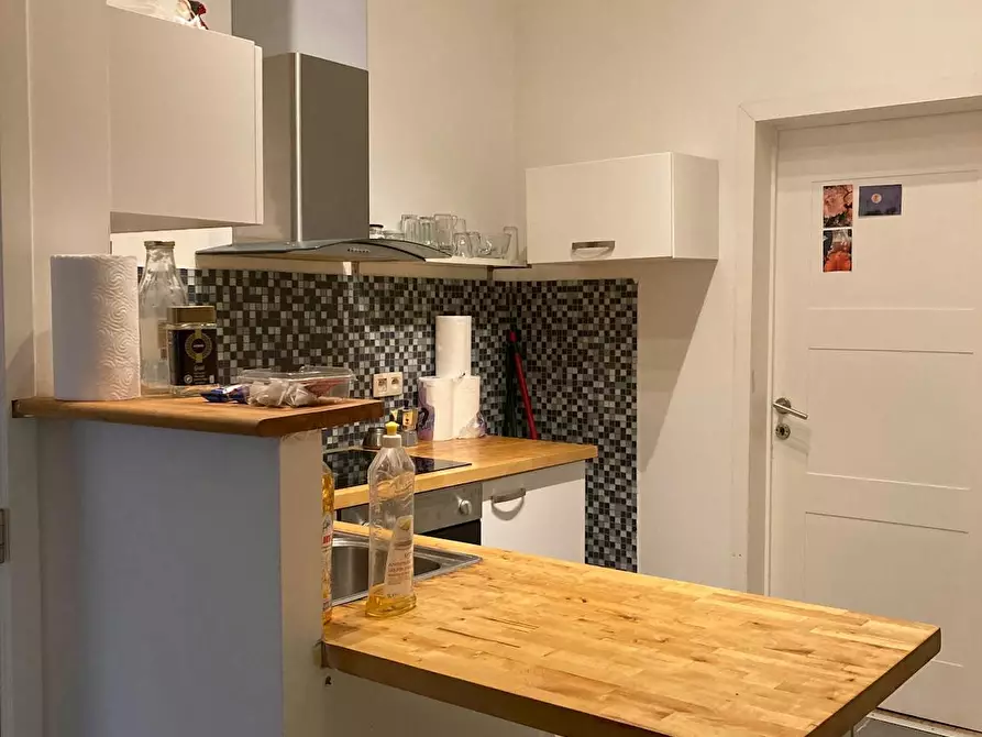 Immagine 10 di Camera in affitto  in Rue du Trône a Ixelles