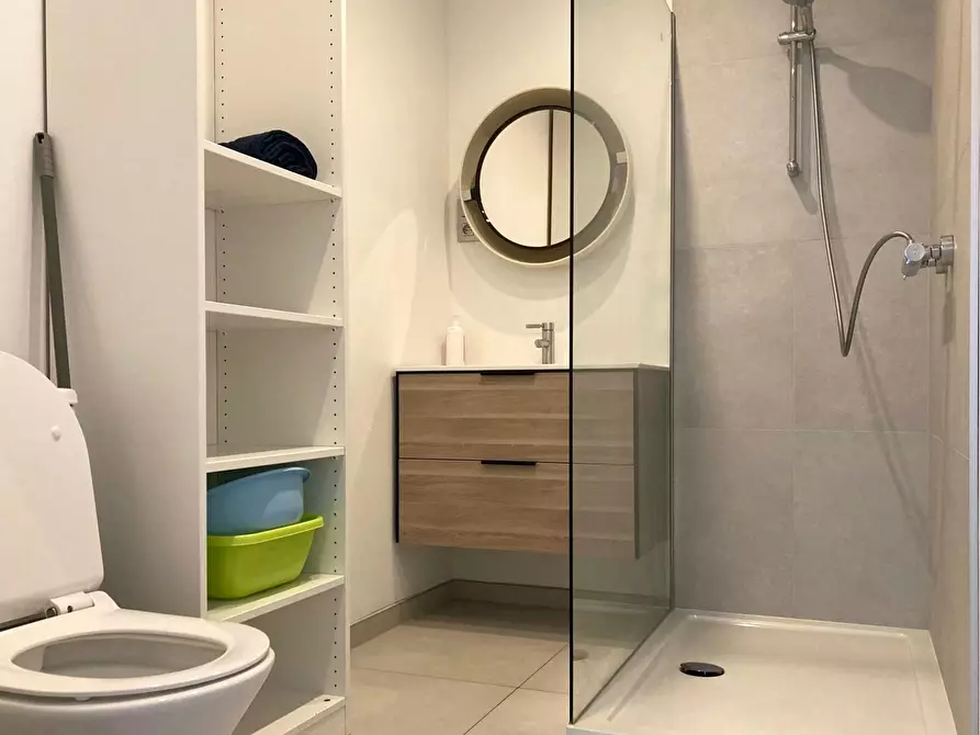 Immagine 7 di Appartamento in affitto  in Rue du Trône a Ixelles