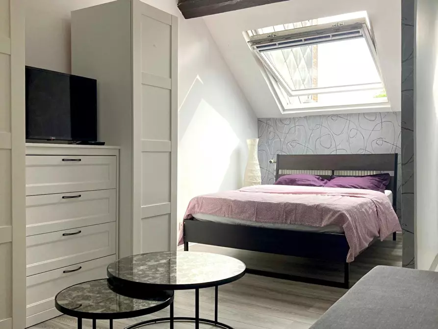 Immagine 2 di Appartamento in affitto  in Rue du Trône a Ixelles