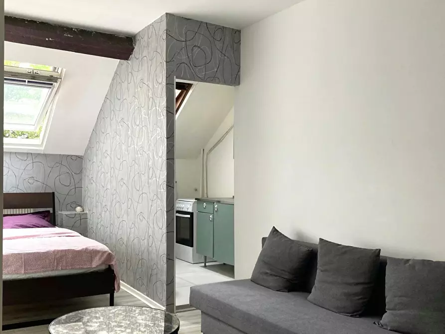 Immagine 3 di Appartamento in affitto  in Rue du Trône a Ixelles