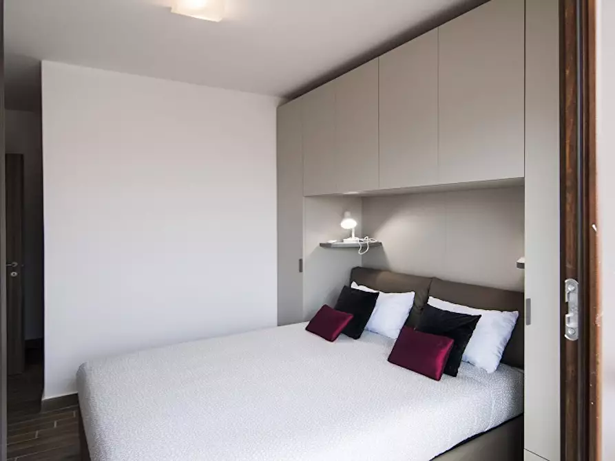 Immagine 10 di Appartamento in affitto  in Via Luigi De Marchi a Roma