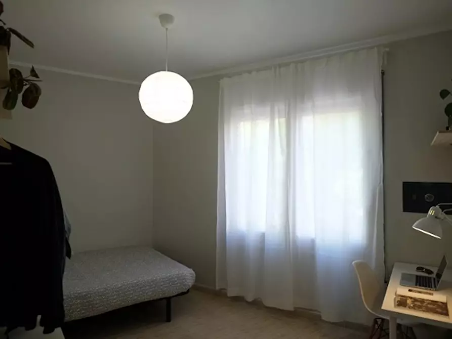 Immagine 4 di Camera in affitto  in Carrer de la Indústria a Barcelona